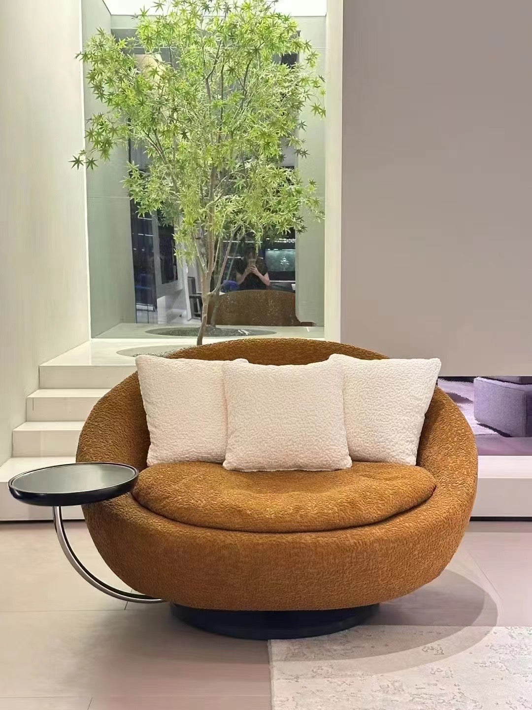 Round sofa chair with tray